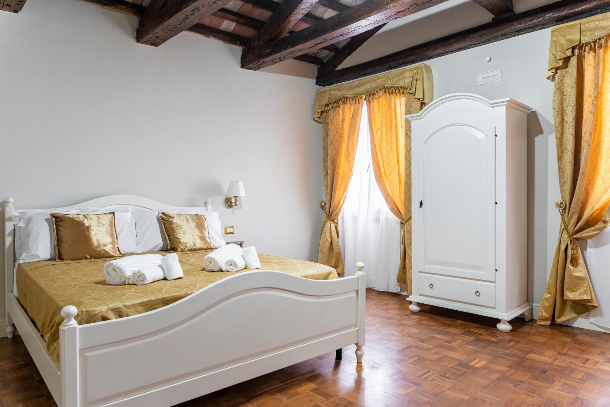 Palazzo Titti Rialto Suites Venise Extérieur photo
