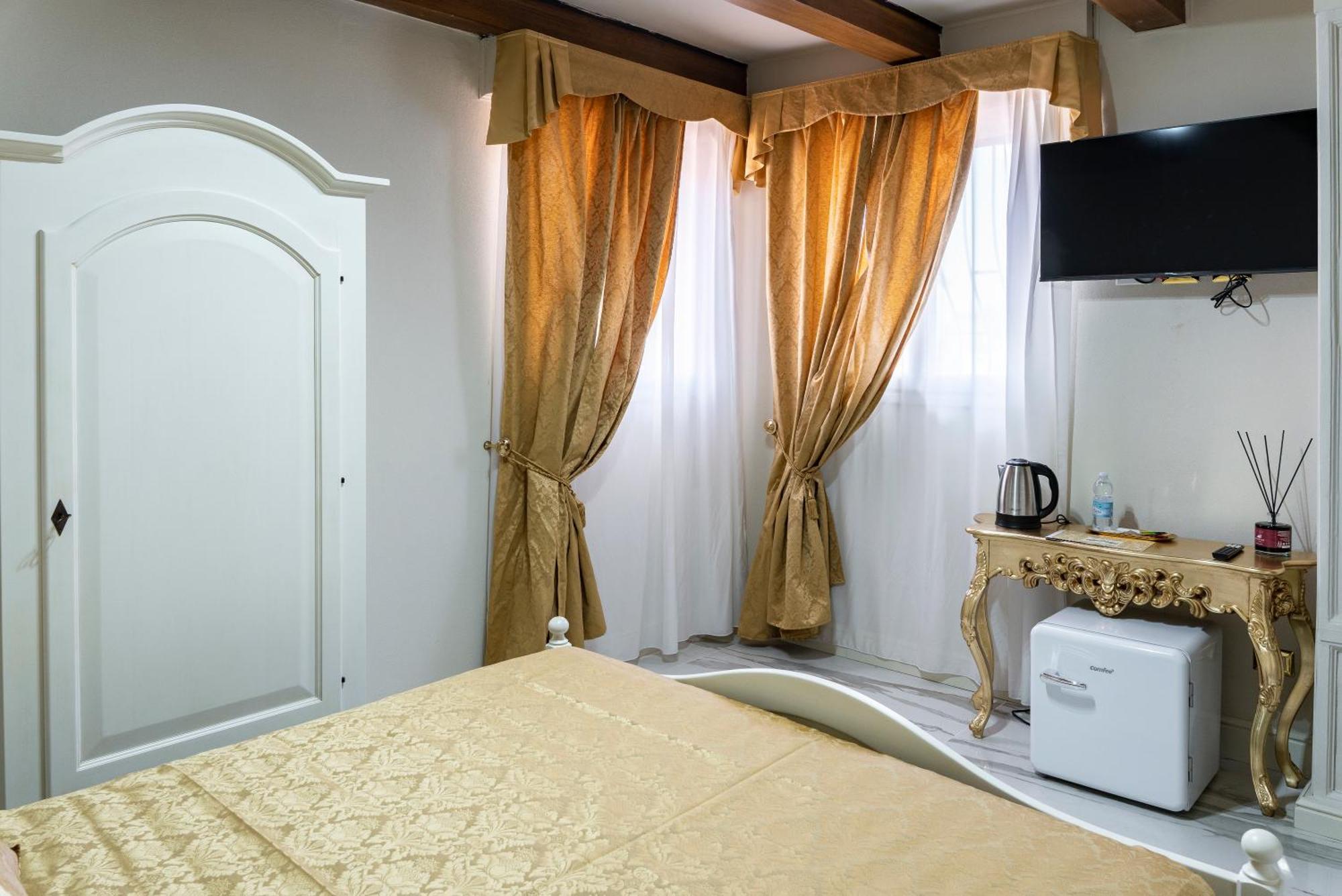 Palazzo Titti Rialto Suites Venise Extérieur photo