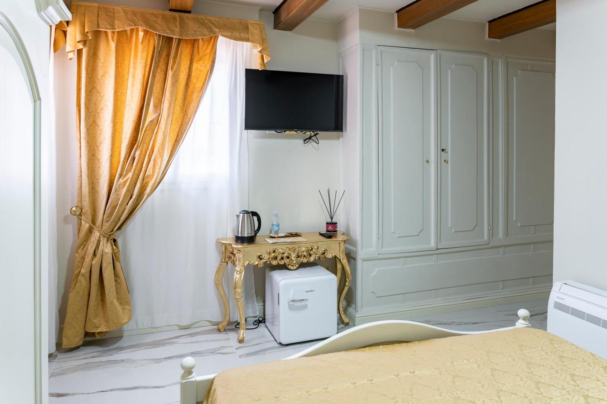 Palazzo Titti Rialto Suites Venise Extérieur photo