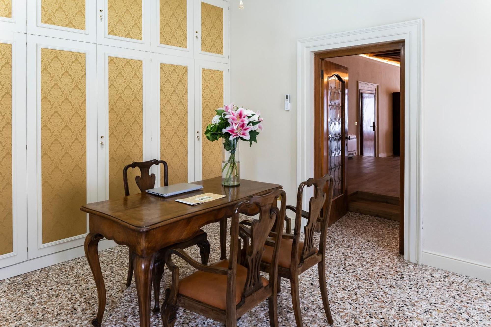 Palazzo Titti Rialto Suites Venise Extérieur photo