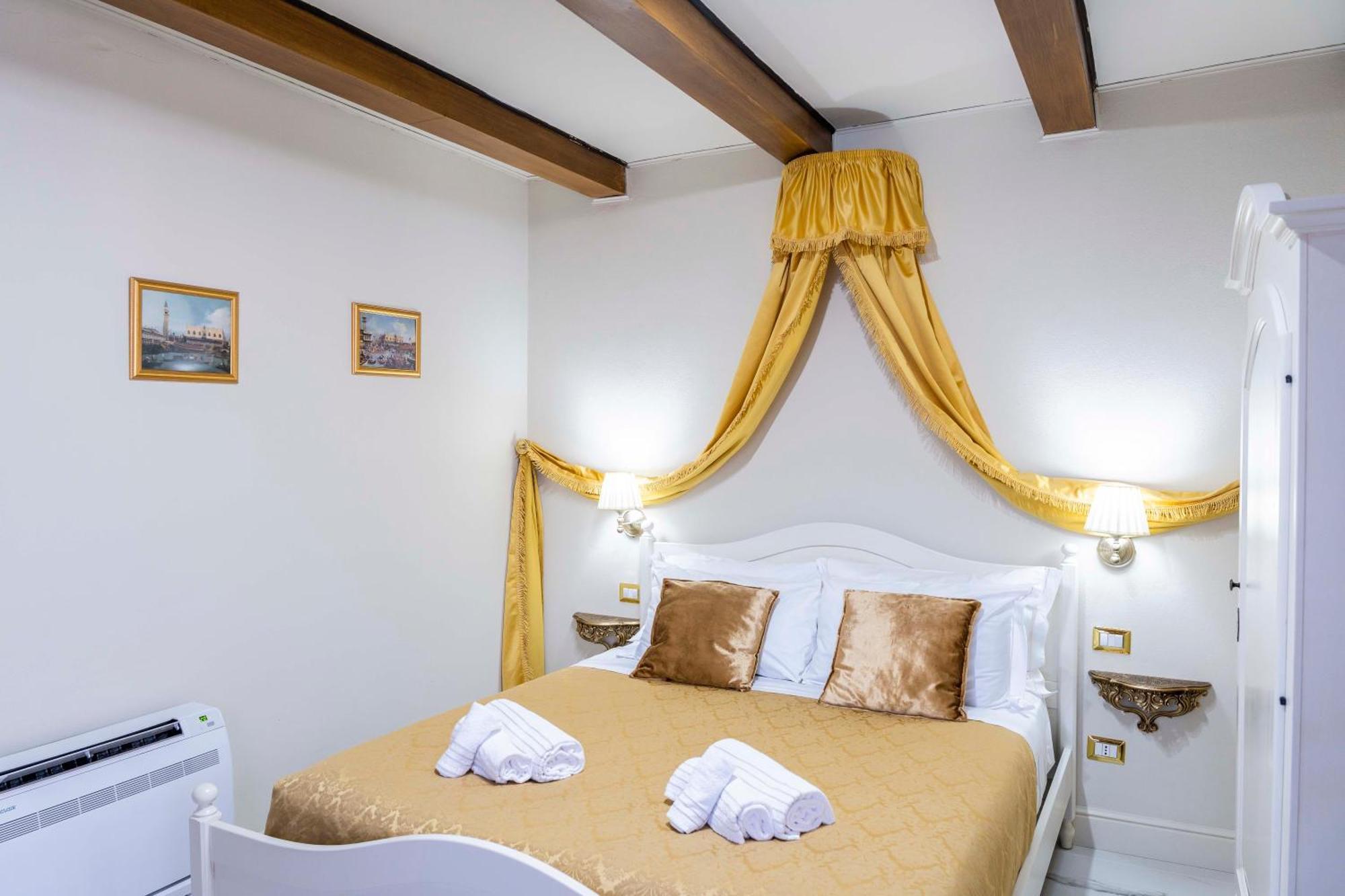 Palazzo Titti Rialto Suites Venise Extérieur photo