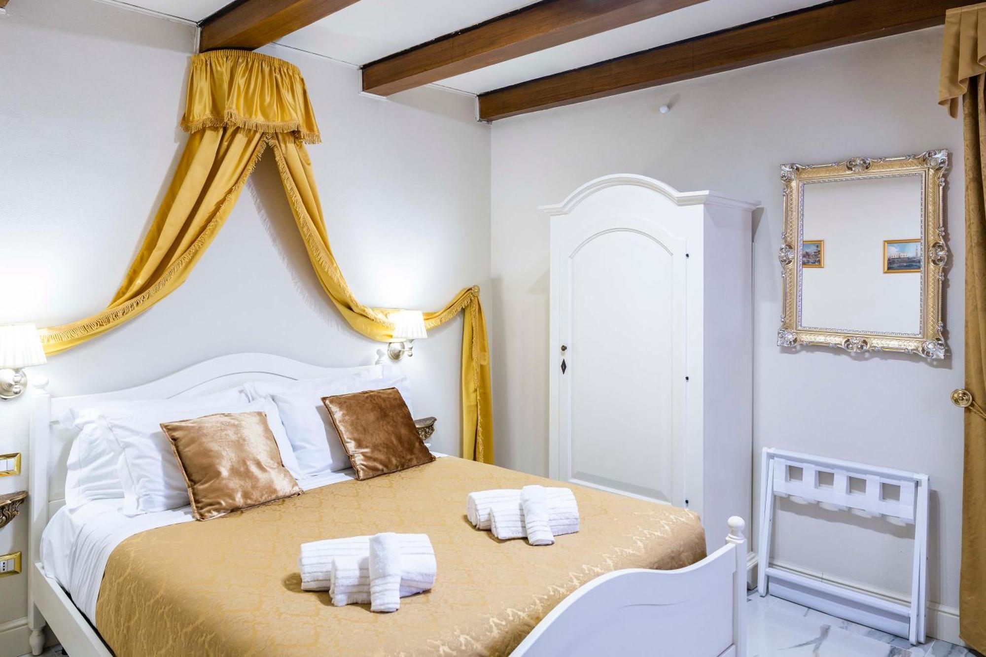 Palazzo Titti Rialto Suites Venise Extérieur photo