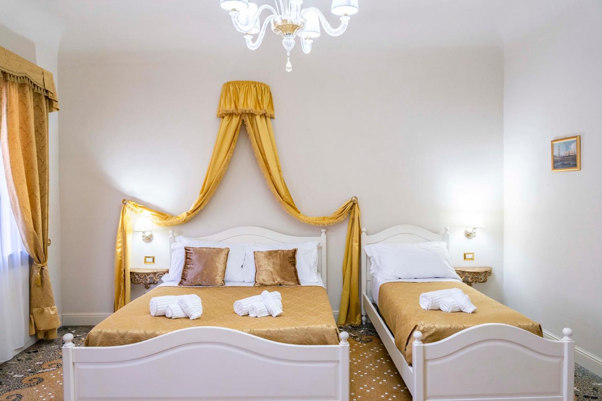 Palazzo Titti Rialto Suites Venise Extérieur photo