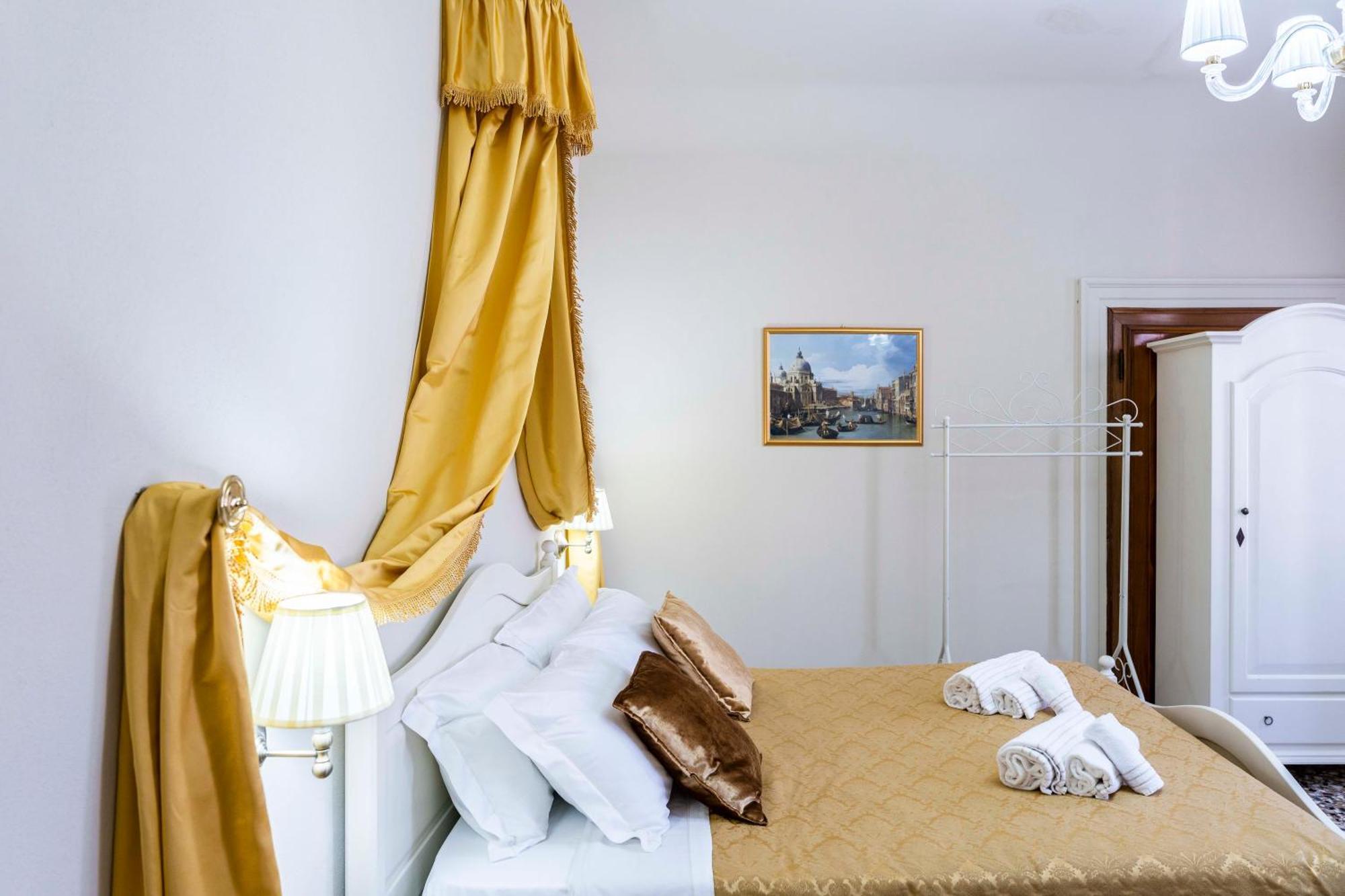 Palazzo Titti Rialto Suites Venise Extérieur photo