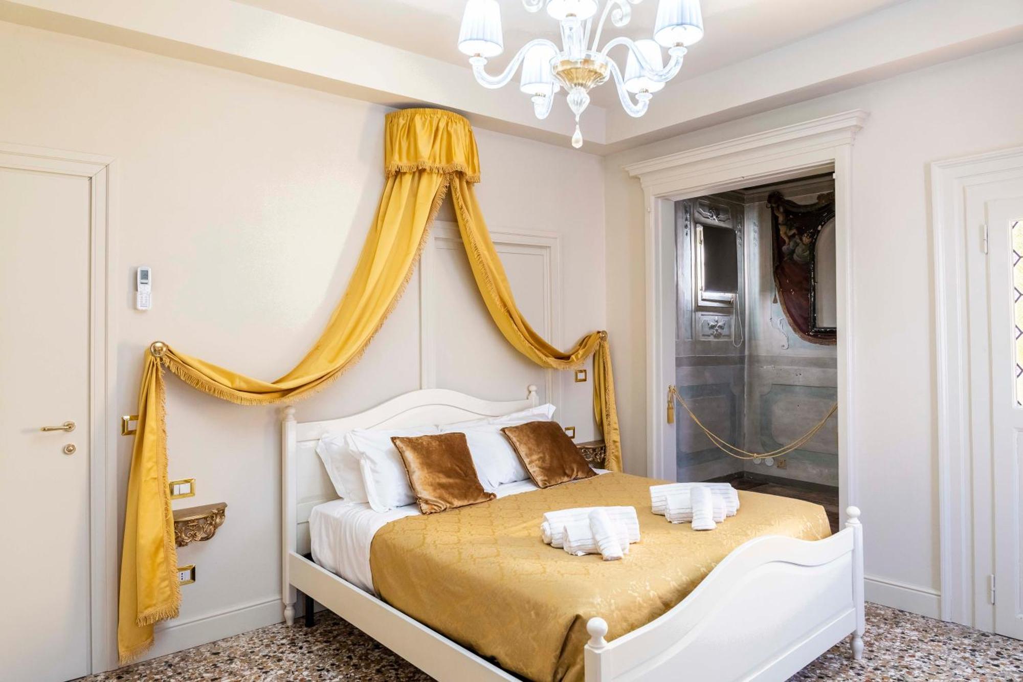 Palazzo Titti Rialto Suites Venise Extérieur photo