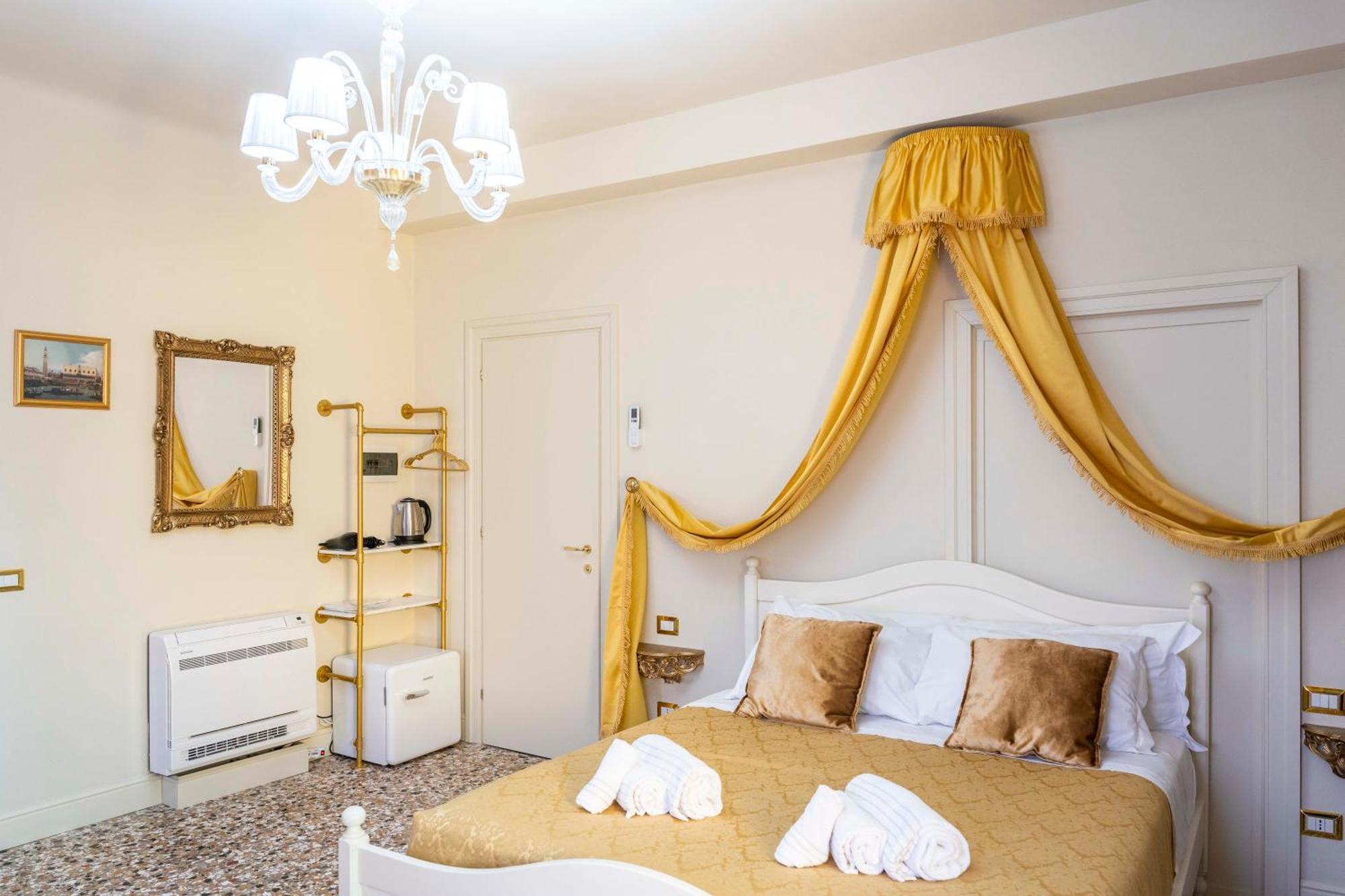 Palazzo Titti Rialto Suites Venise Extérieur photo